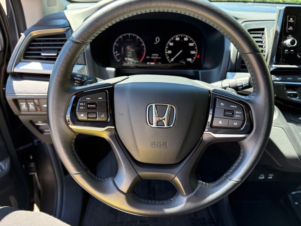 Used 2025 Modern Steel Metallic Honda EX-L image 17