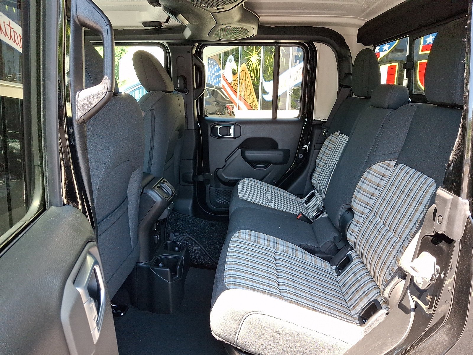 New 2026 Black Clear-Coat Exterior Paint Jeep 85th Anniversary Edition image 6