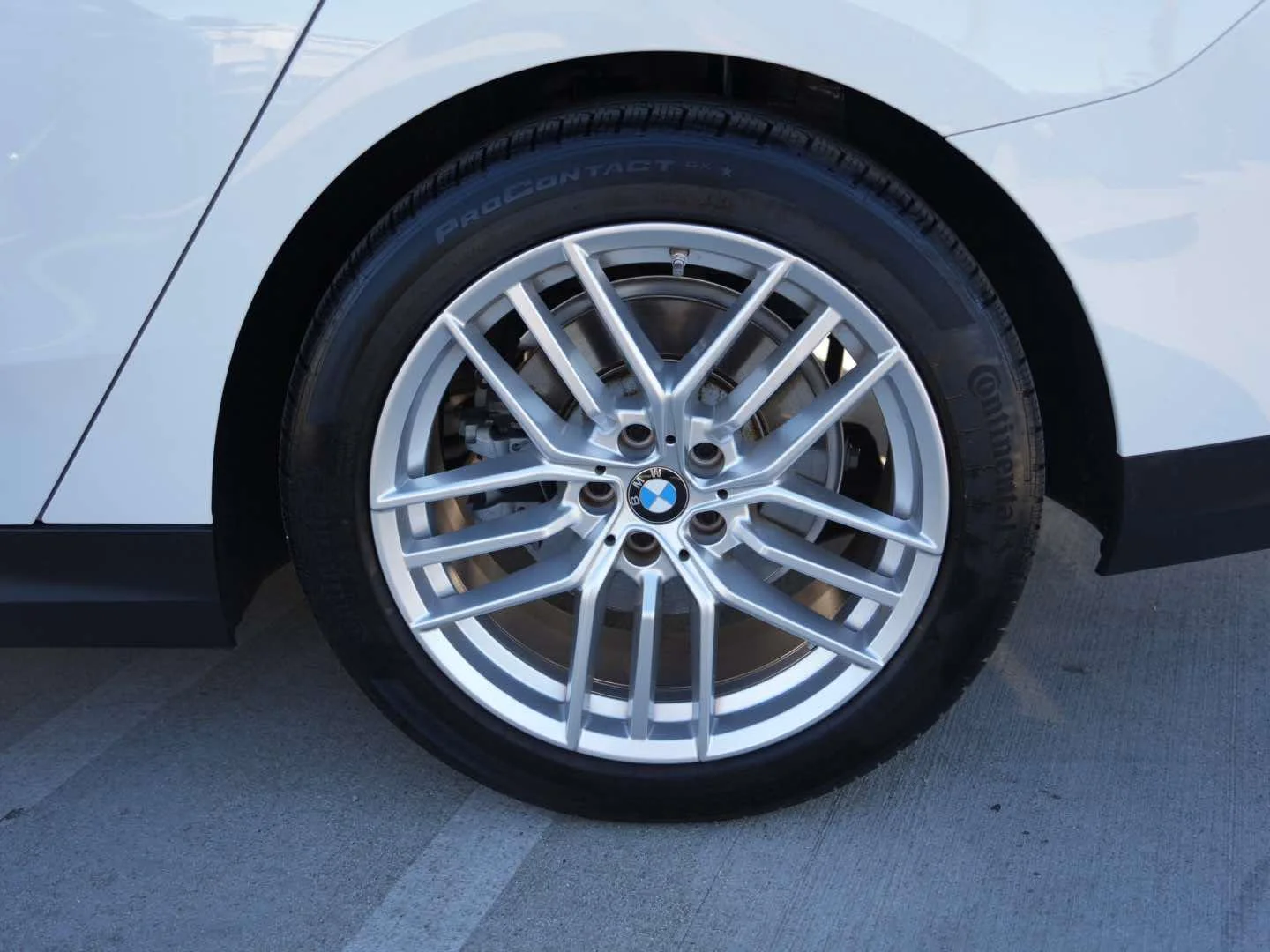 Used 2025 Alpine White BMW 530i Sedan image 6