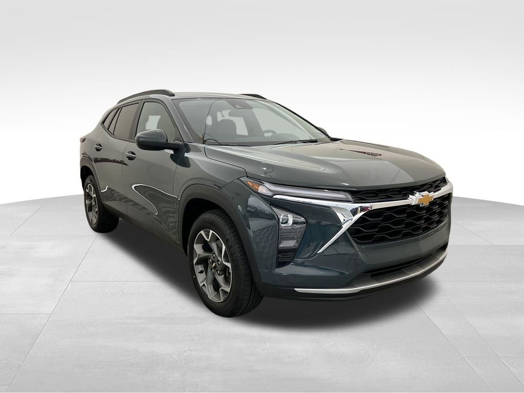Used 2025 Gray Chevrolet LT image 7