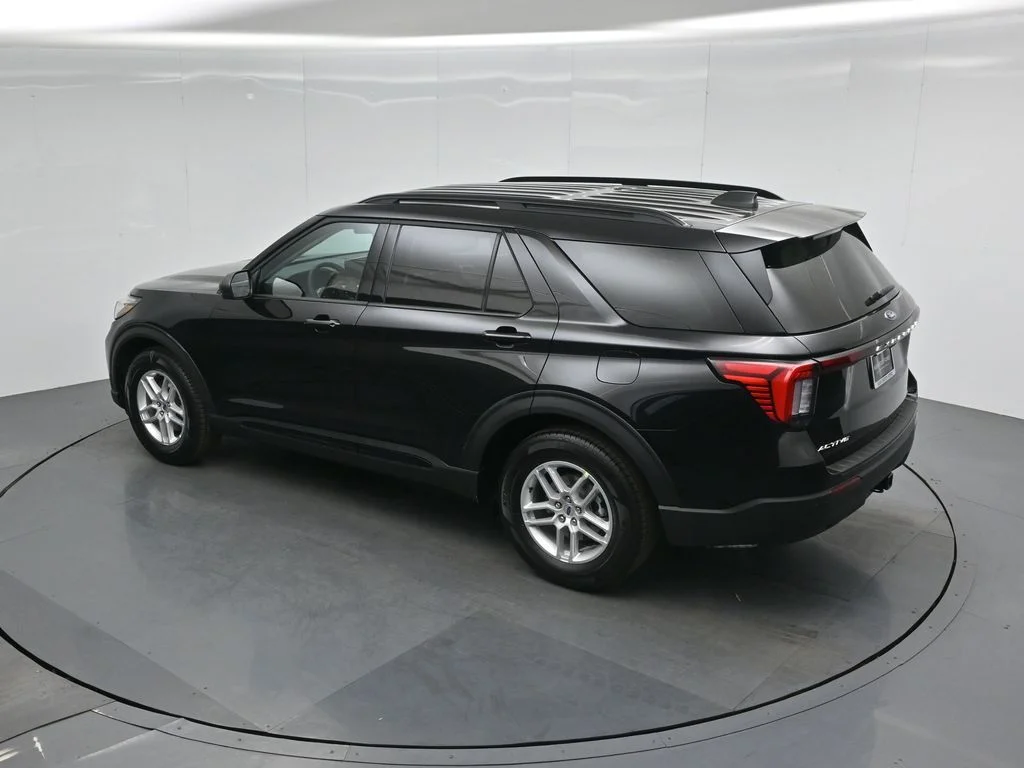 New 2026 Agate Black Metallic Ford Active image 42