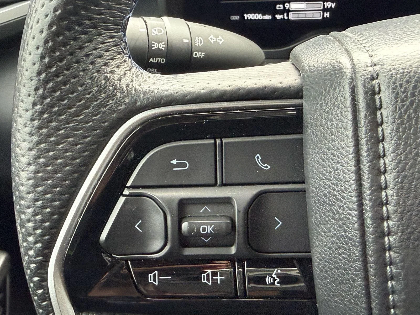 Used 2024 Wind Chill Pearl Toyota Platinum image 33