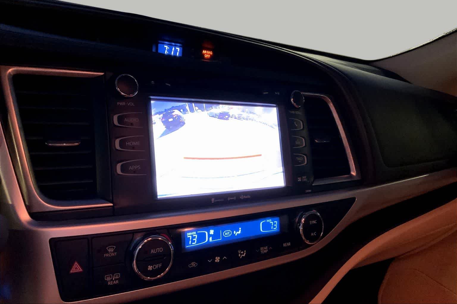 Used 2019 Blizzard Pearl Toyota XLE image 28