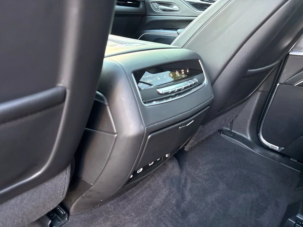 Used 2024 White Cadillac V-Series image 21