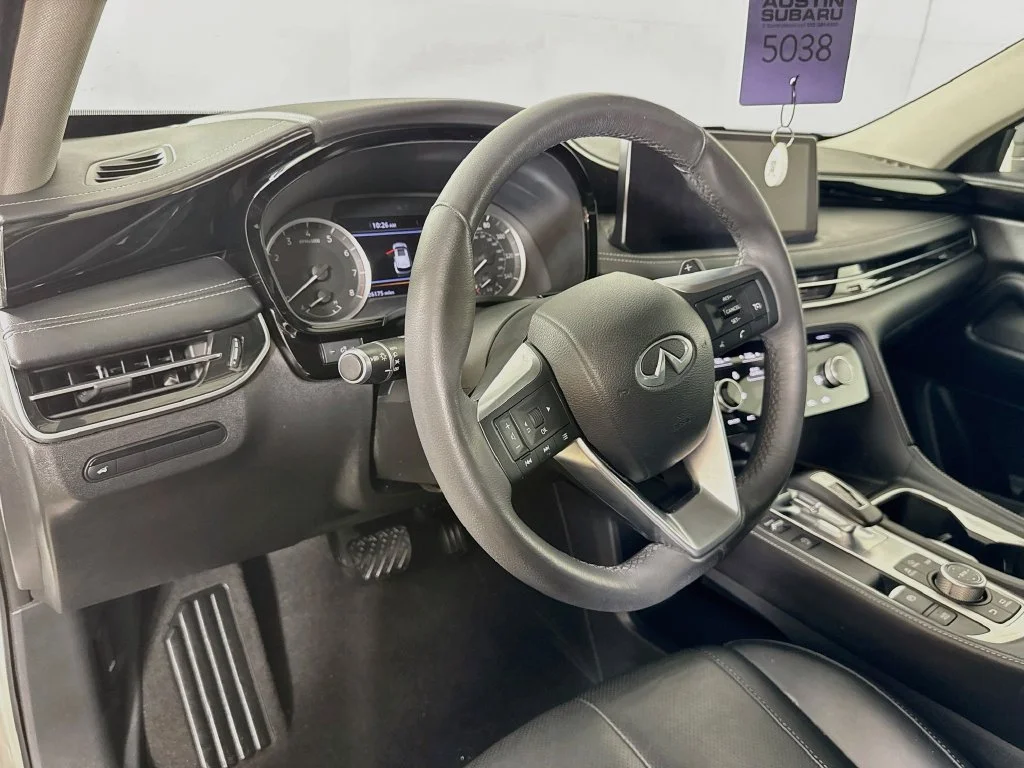 Certified Used 2024 White INFINITI PURE image 12