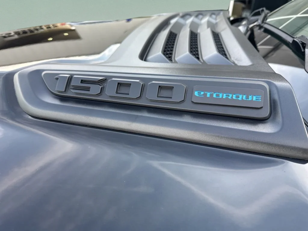 New 2026 Diamond Black Crystal Pearl-Coat Exterior Paint RAM Laramie image 24