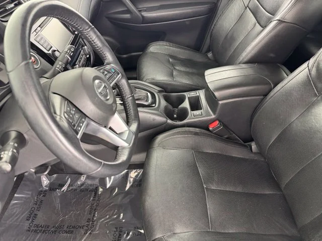 Used 2020 Blue Nissan SL image 16