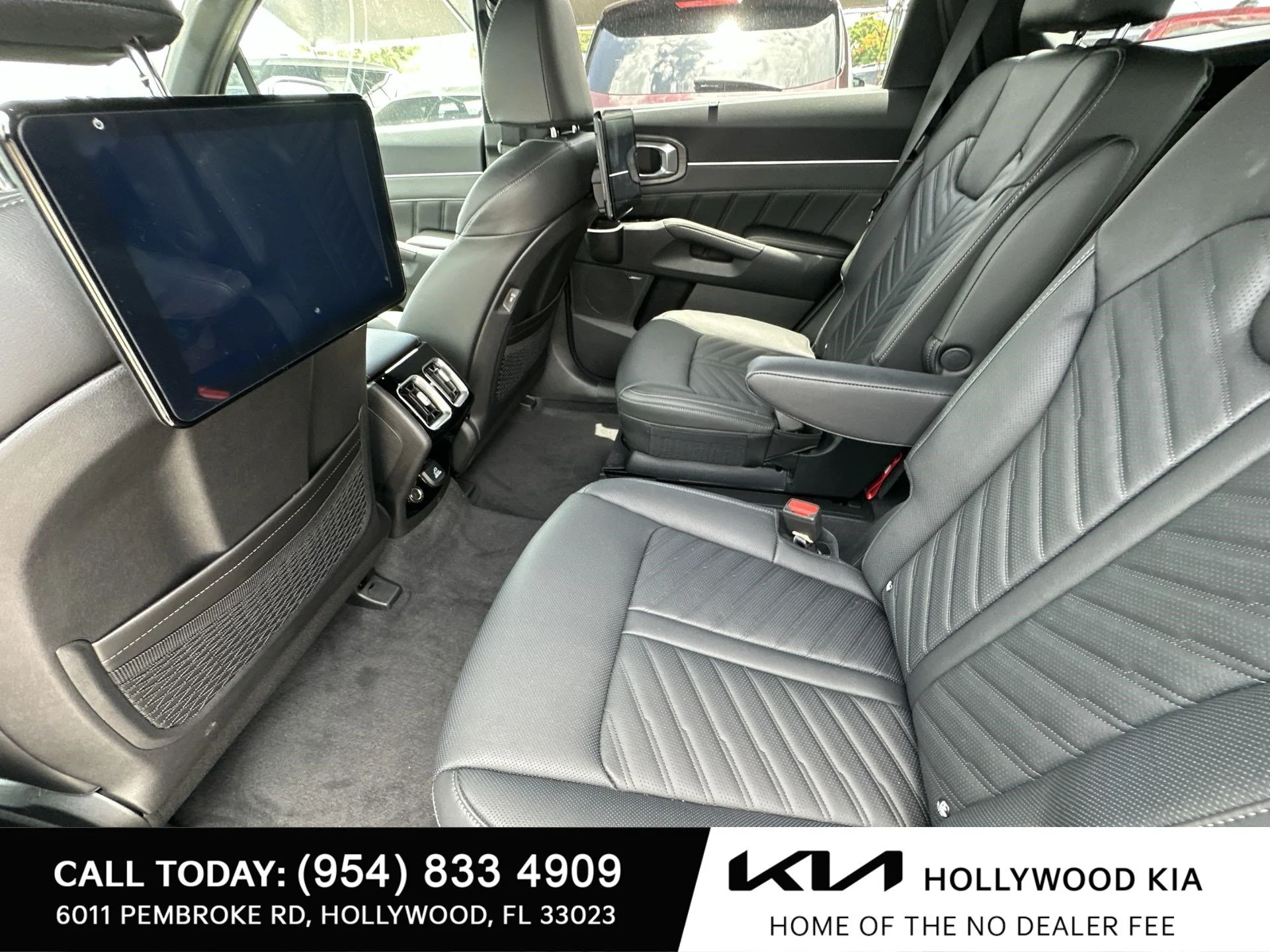 New 2025 Wolf Gray Kia  image 27
