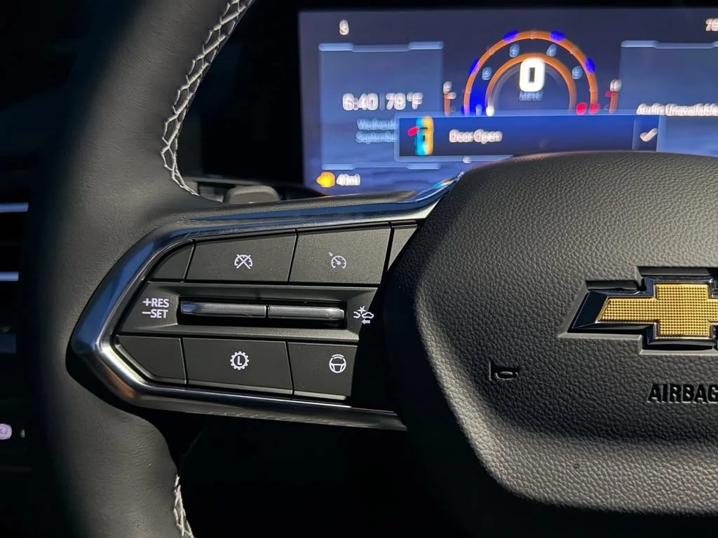 New 2027 Mosaic Black Metallic Chevrolet LT image 11