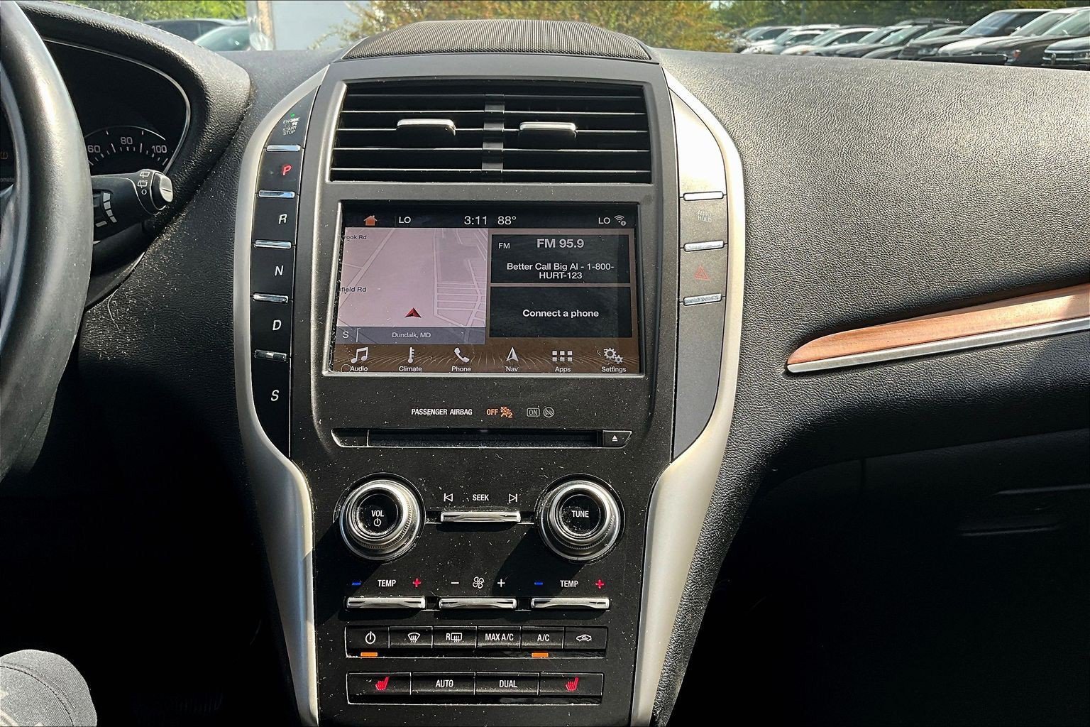 Used 2019 Brown Lincoln Select image 11