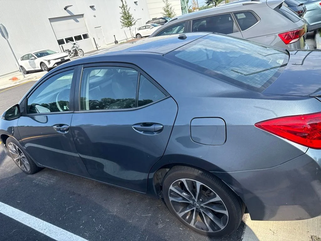 Used 2018 Gray Toyota SE image 6