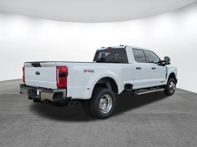 New 2026 Oxford White Ford F-350® XLT image 22