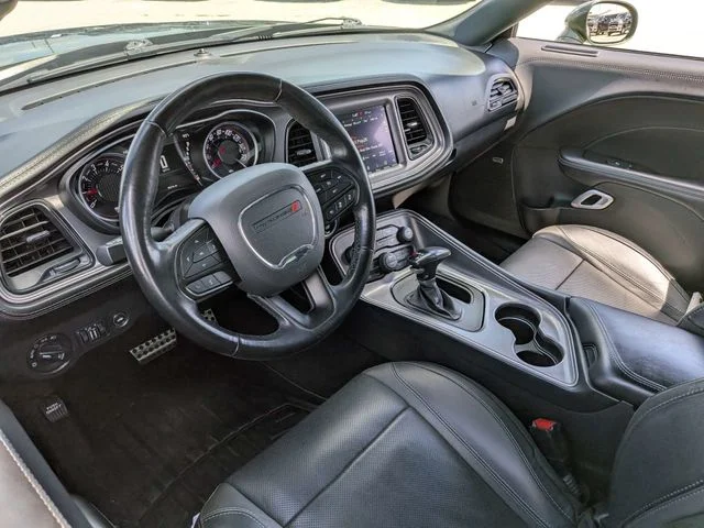 Used 2023 Green Dodge SXT image 9