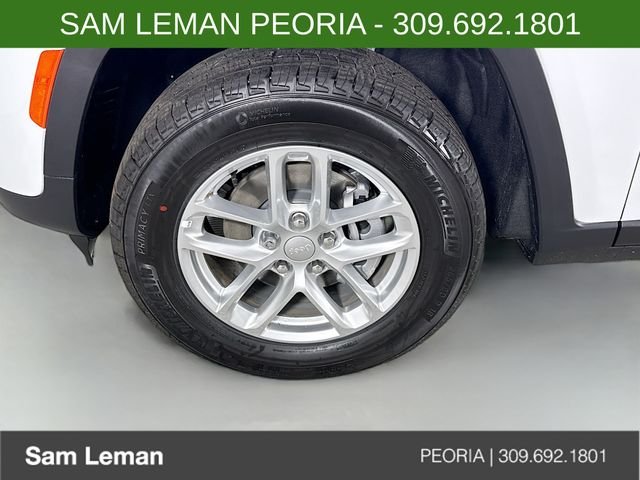 New 2026 Bright White Clearcoat Jeep Laredo X image 29