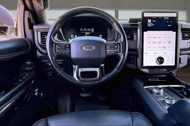 Used 2022  Ford Platinum image 5
