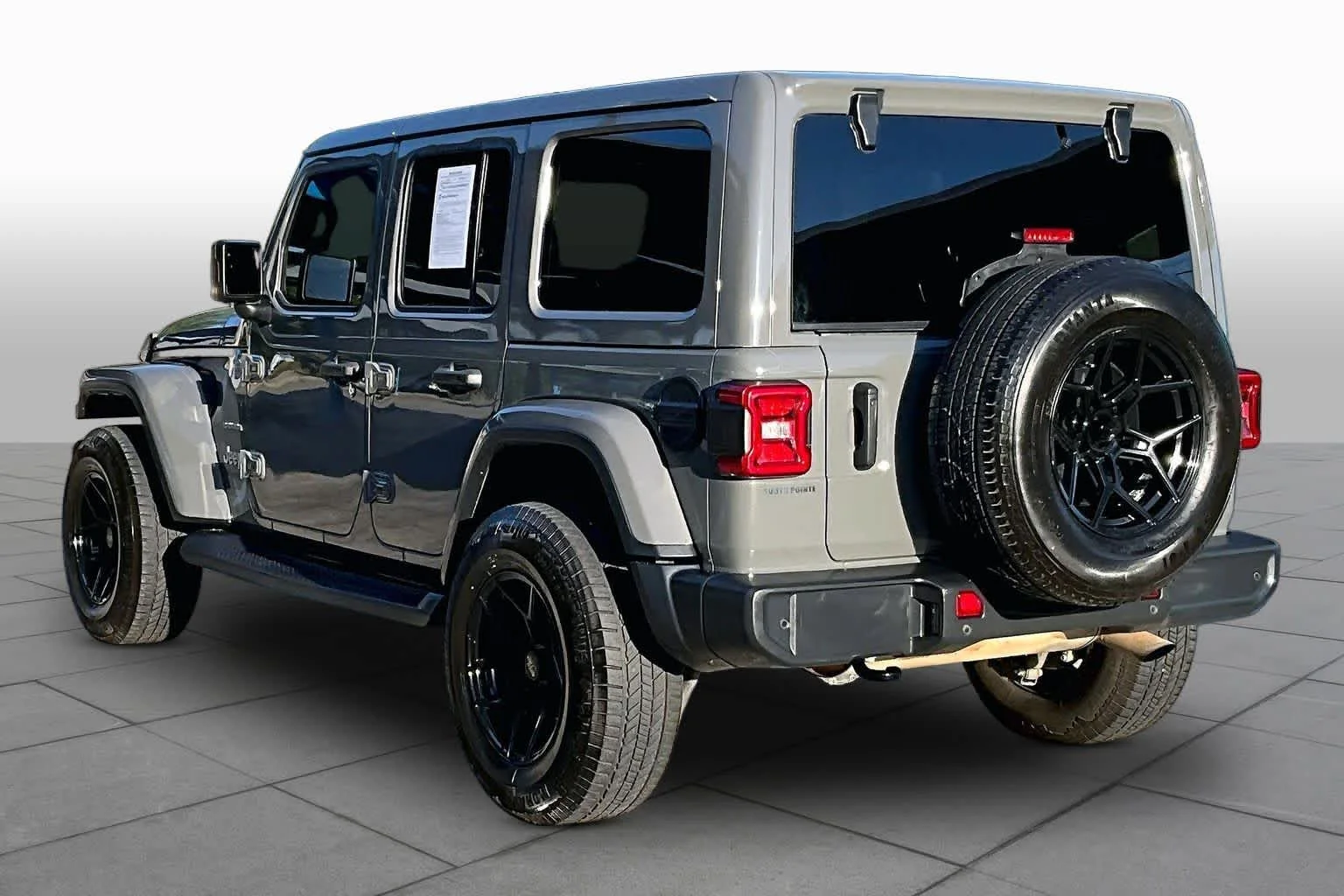Used 2020 Sting-Gray Clearcoat Jeep Sahara image 12