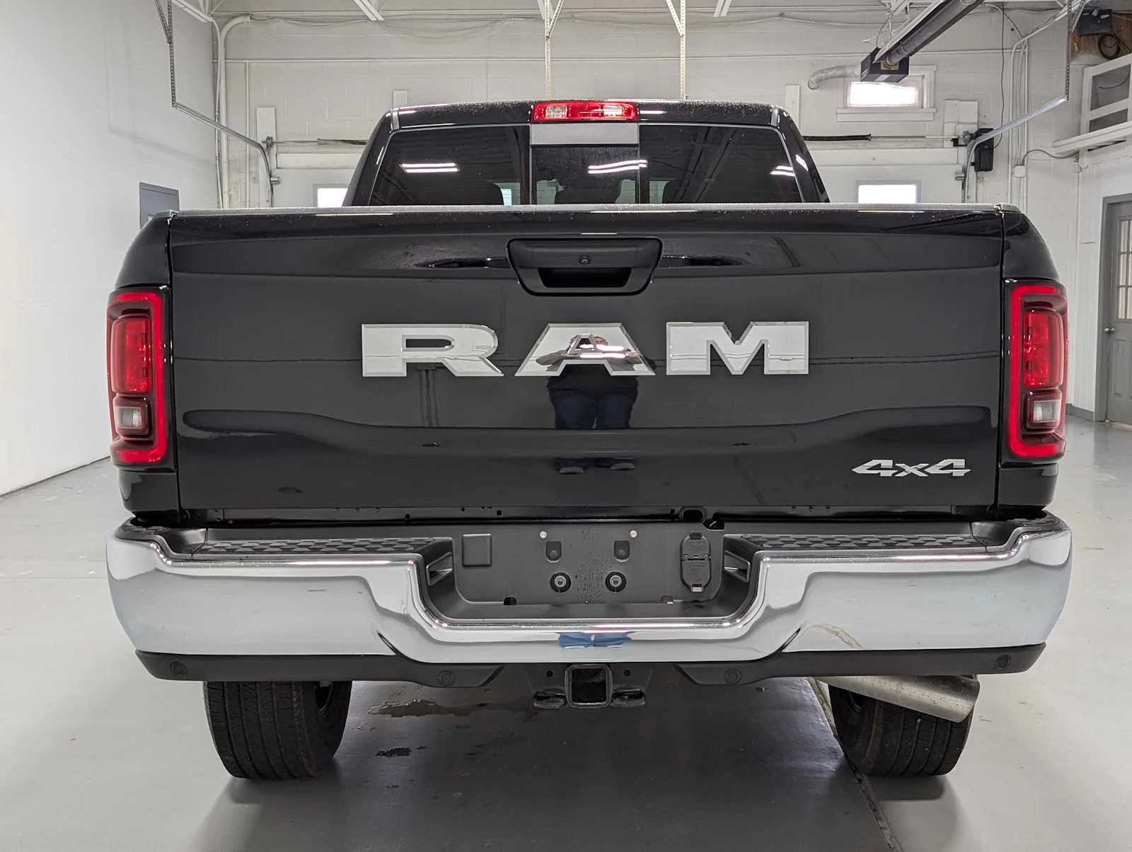 Used 2025 Diamond Black Crystal Pearlcoat Ram Tradesman image 6