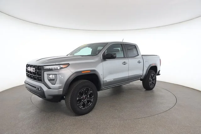 Used 2025 Silver GMC Elevation image 3