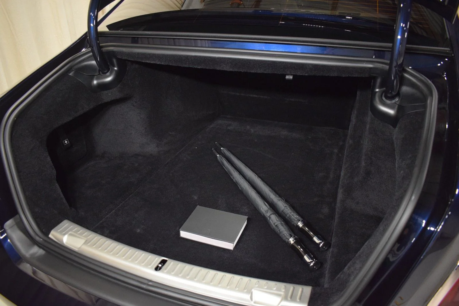 Used 2021 Blue Rolls-Royce  image 43