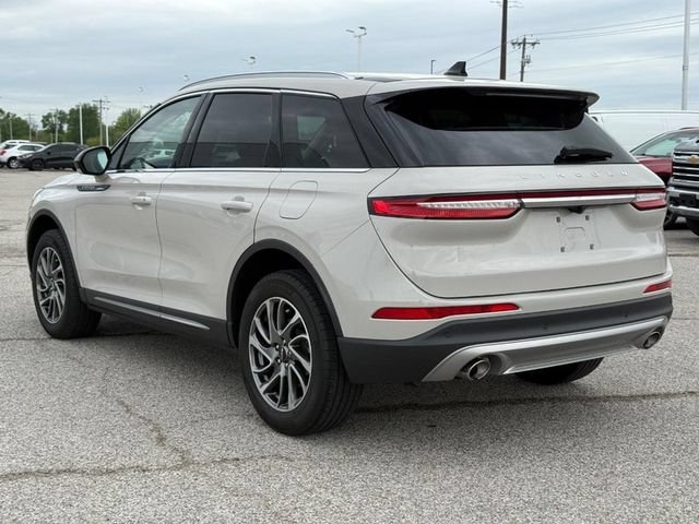 Used 2022 White Lincoln Standard image 3