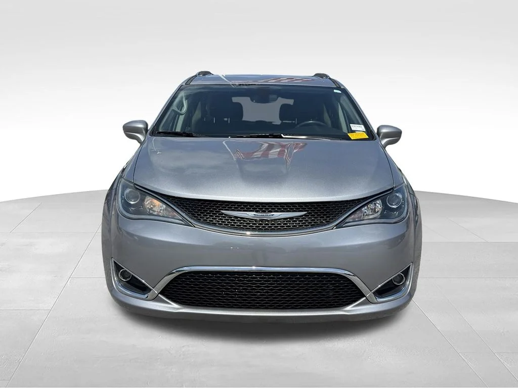 Used 2020 Silver Chrysler Touring L image 24