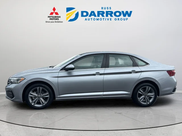 Used 2024 Silver Volkswagen 1.5T SE image 2