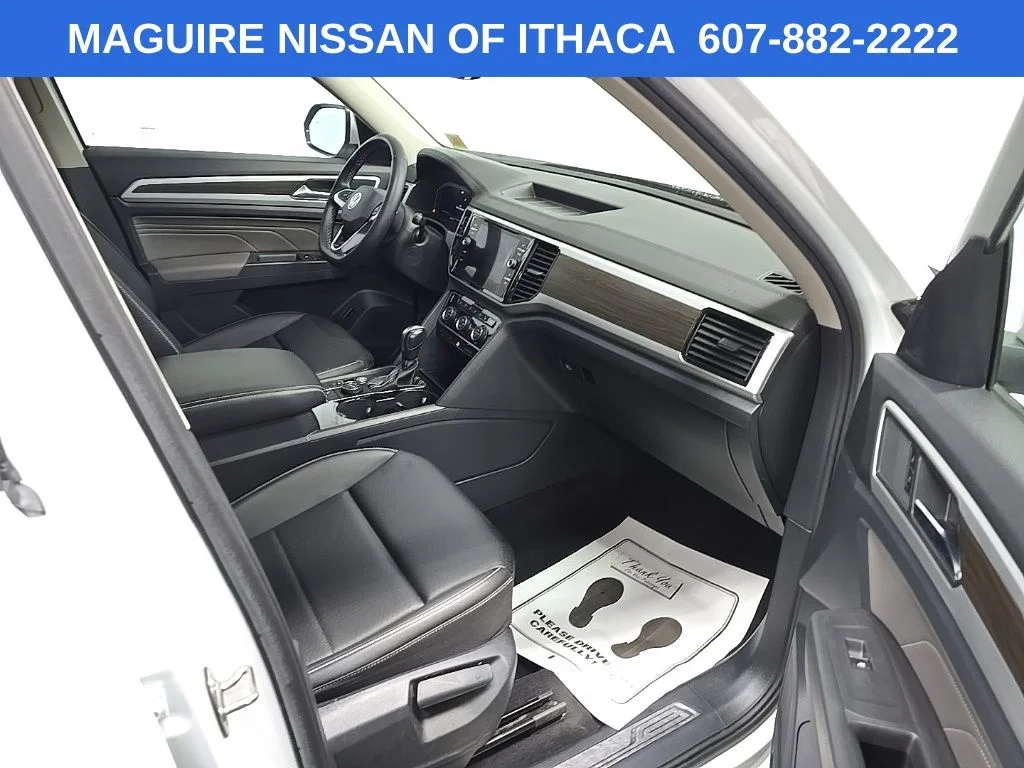 Used 2022 White Volkswagen 3.6L V6 SE w/Technology image 15