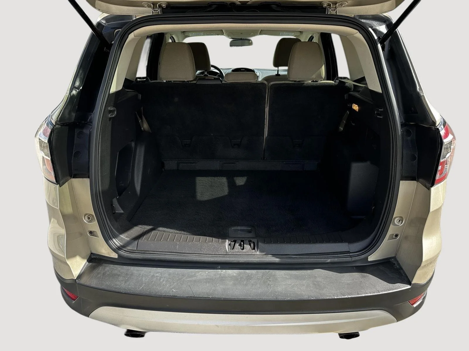 Used 2017 White Gold Ford SE image 23