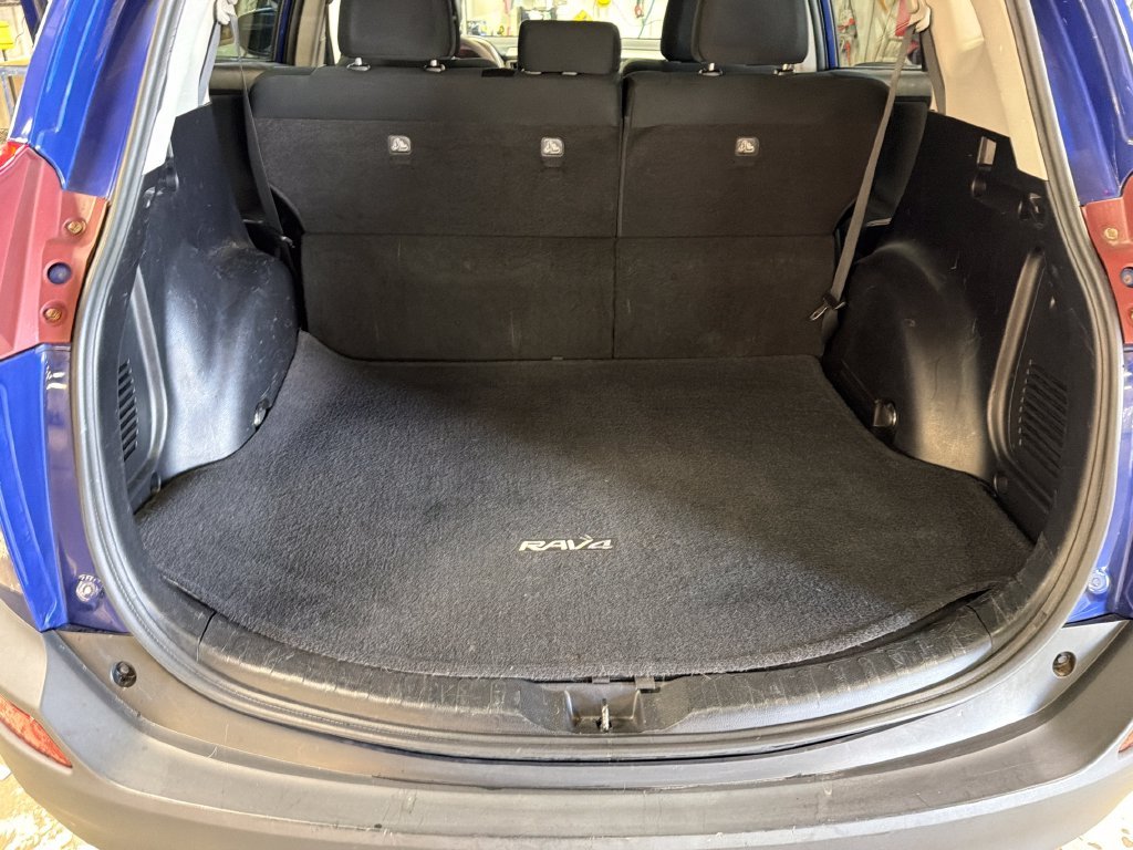 Used 2014 Blue Toyota XLE image 28