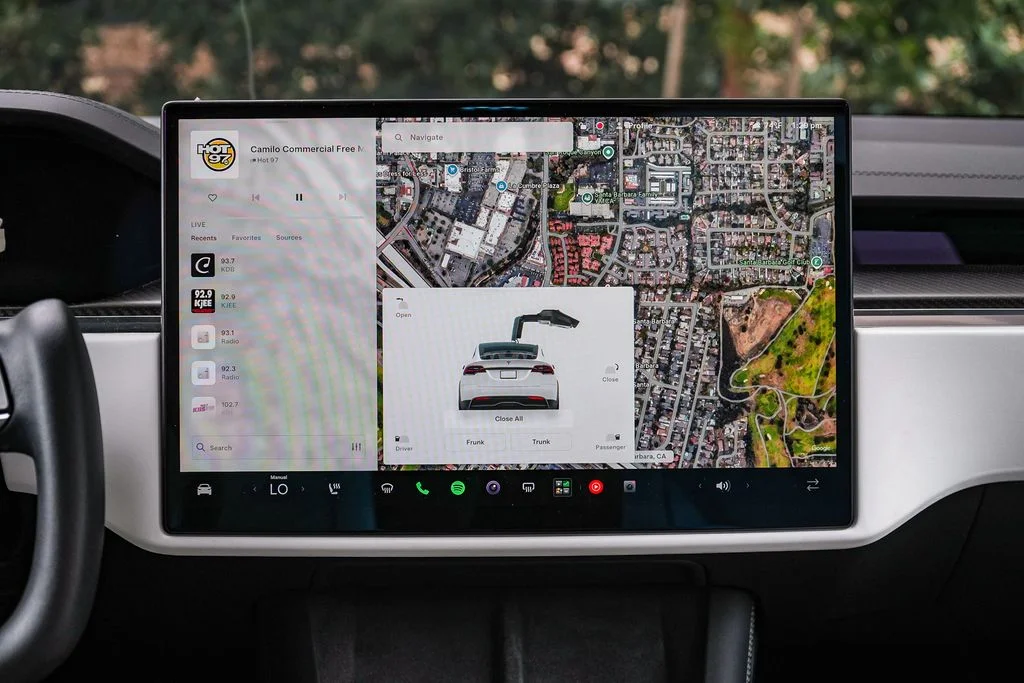 Used 2022 White Tesla Plaid image 12