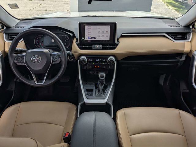Used 2025 Beige Toyota XLE Premium image 15