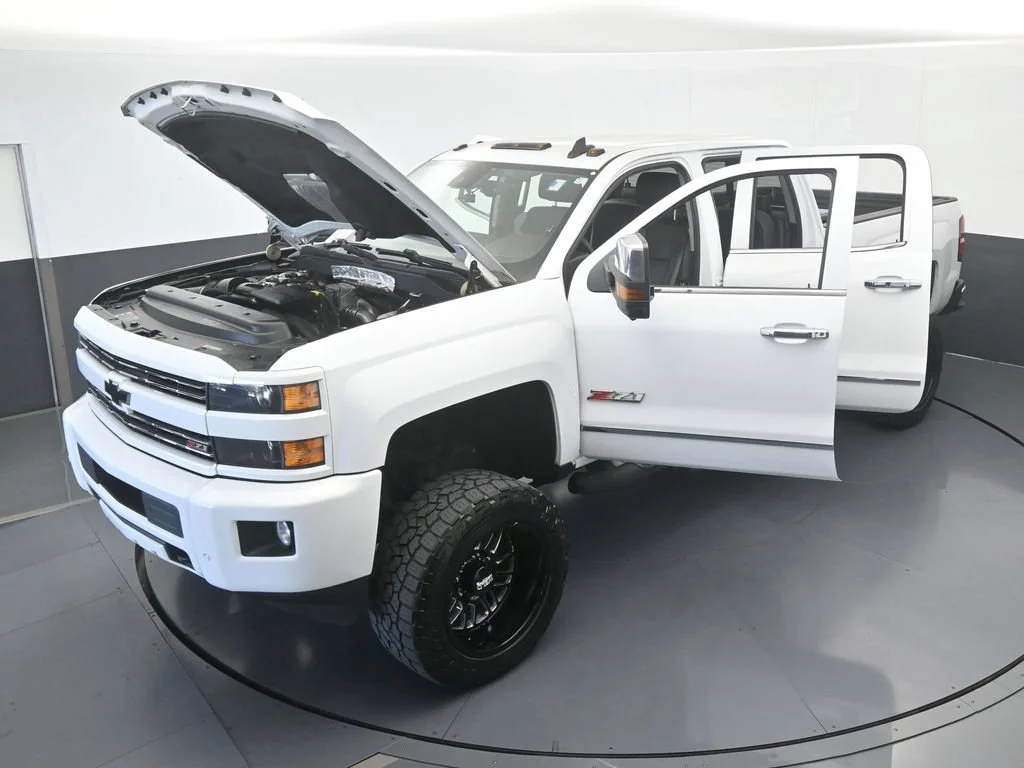 Used 2018 Summit White Chevrolet LTZ image 72