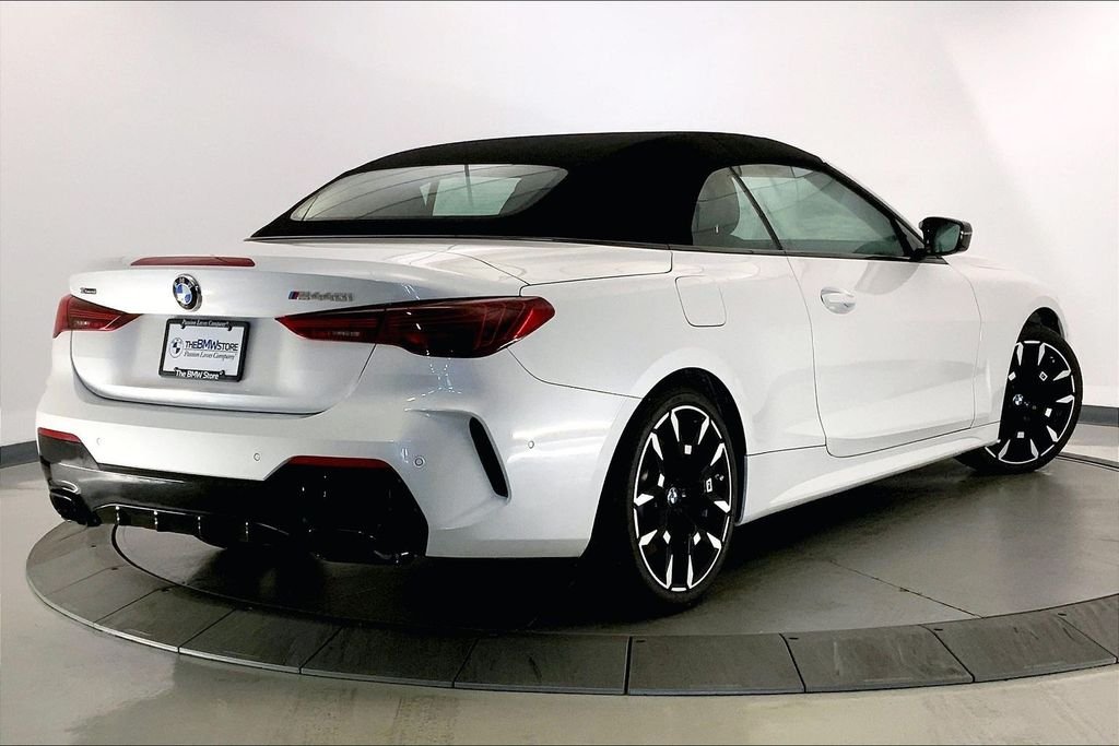 Used 2025 Mineral White Metallic BMW  image 12