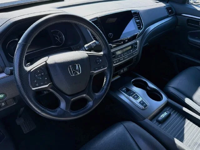 Used 2023  Honda EX-L image 11