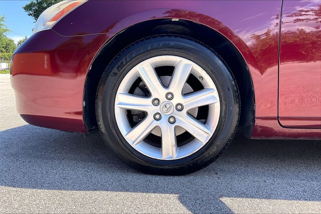 Used 2007 Red Lexus 350 image 8