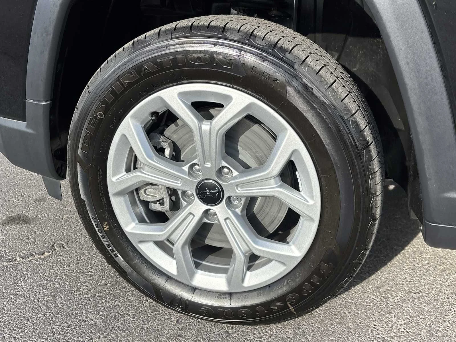 Used 2025 Diamond Black Crystal Pearlcoat Jeep Sport image 12