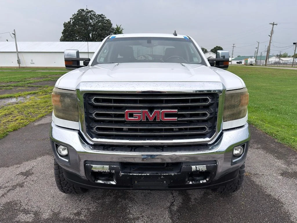 Used 2016 White GMC SLT image 17