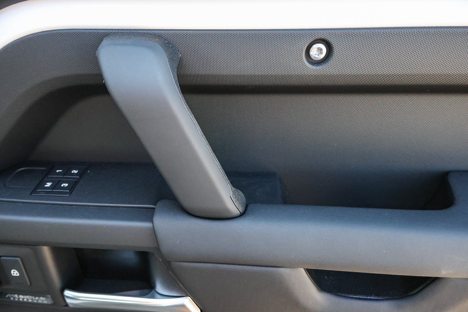 New 2026 Fuji White Land Rover X-Dynamic SE image 15