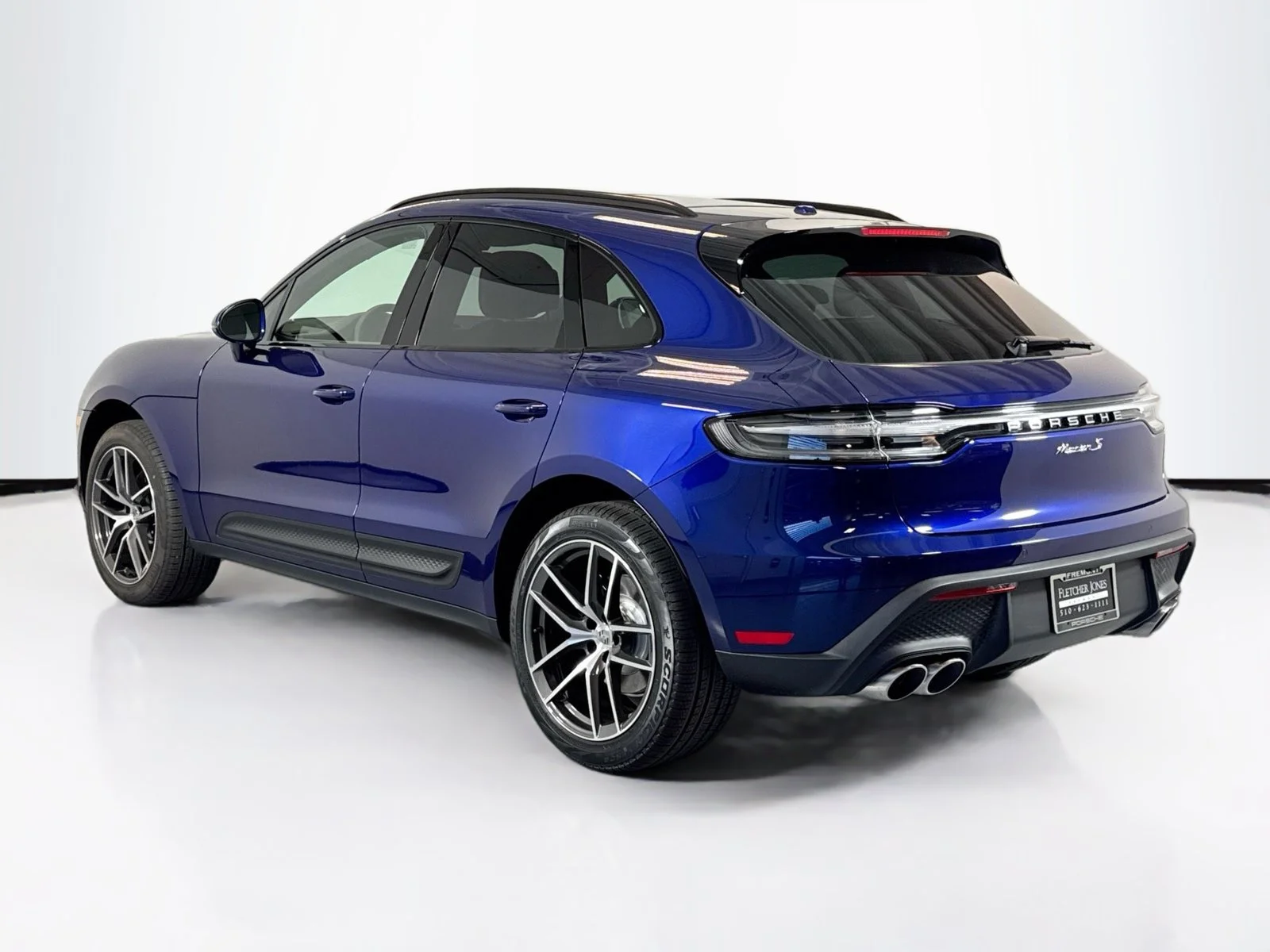 New 2026 Gentian Blue Metallic Porsche S image 3