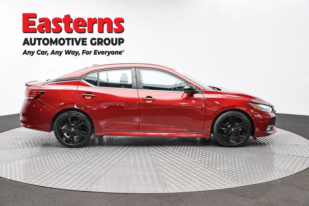Used 2020 Red Nissan SR image 4