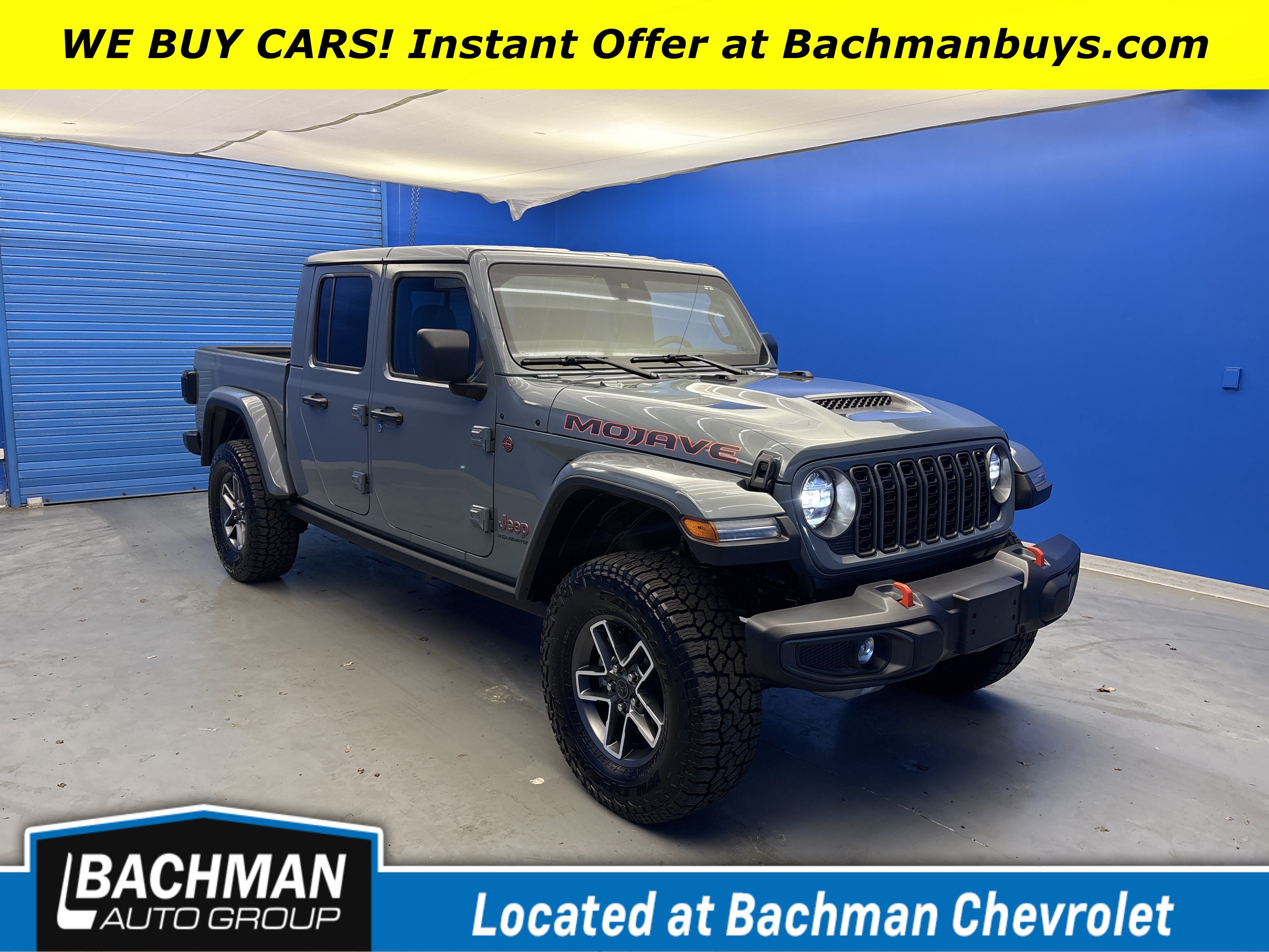 Used 2025 Anvil Clearcoat Jeep Mojave image 1