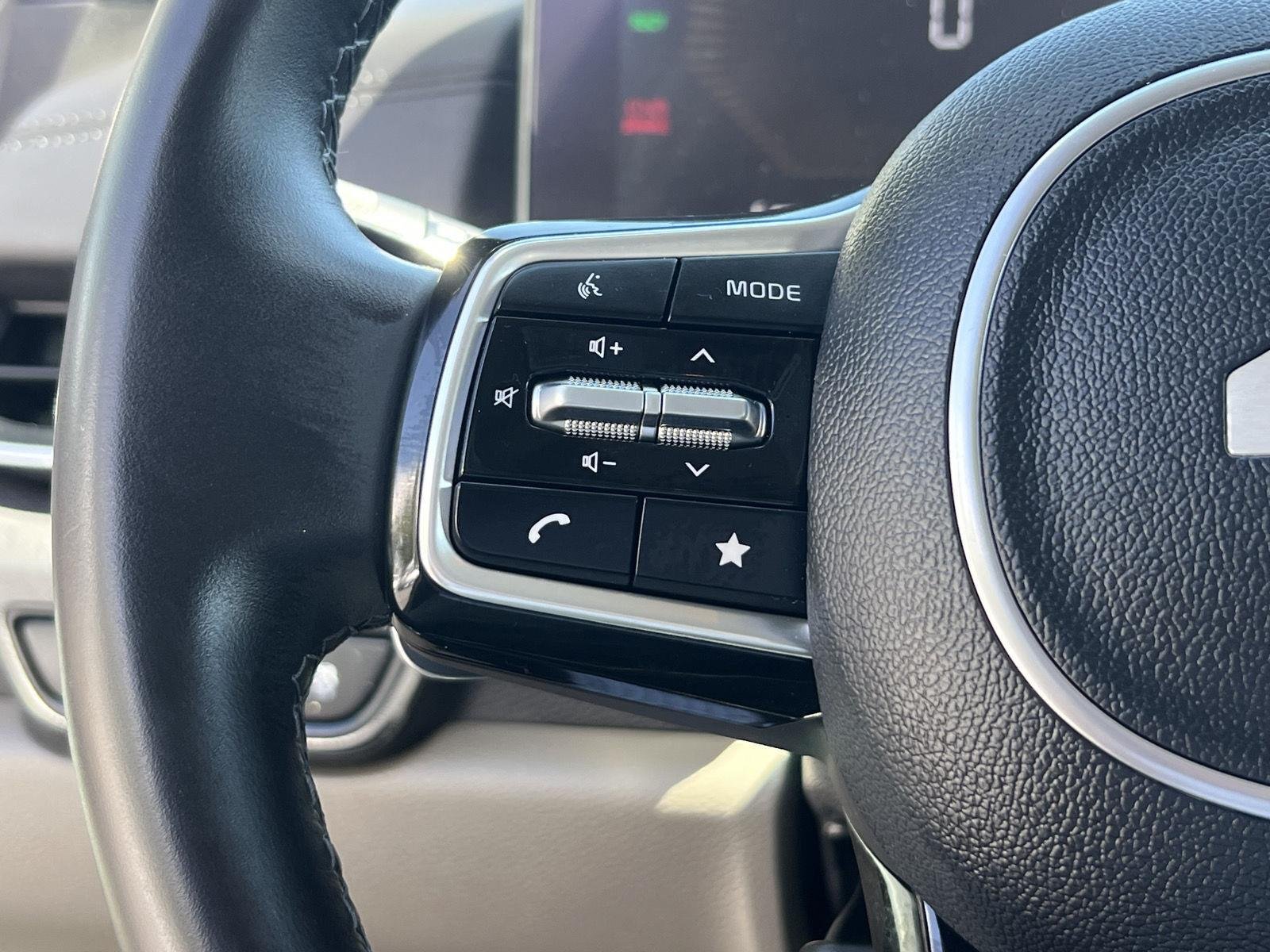 2026 Kia Carnival EX - Photo 32