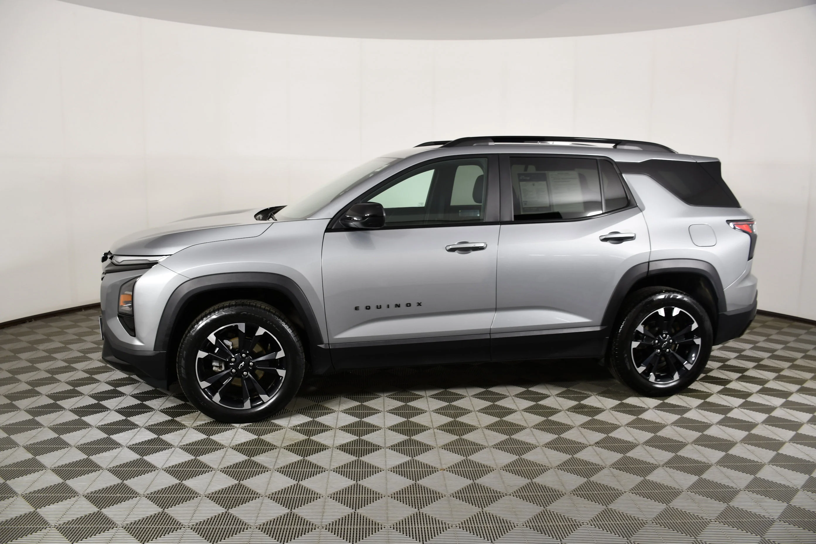 Used 2025 Sterling Gray Metallic Chevrolet AWD RS image 9