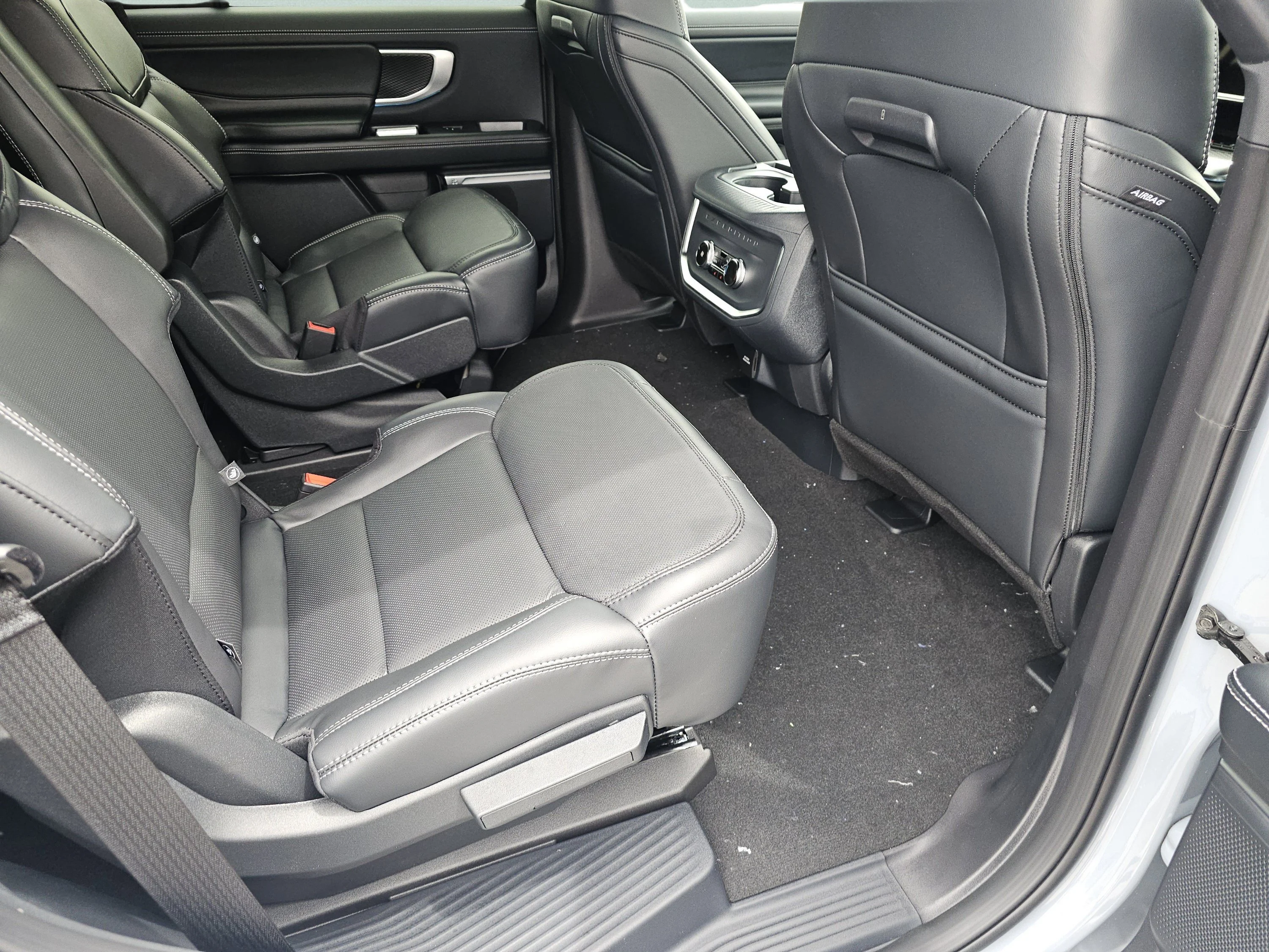 New 2026 Glacier Gray Metallic Tri-Coat Ford Platinum image 31