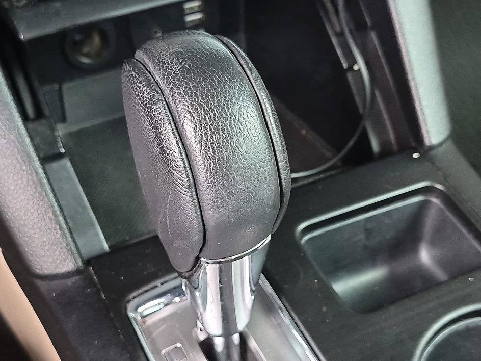 Used 2015 Lapis Blue Pearl Subaru 2.5i Limited image 25