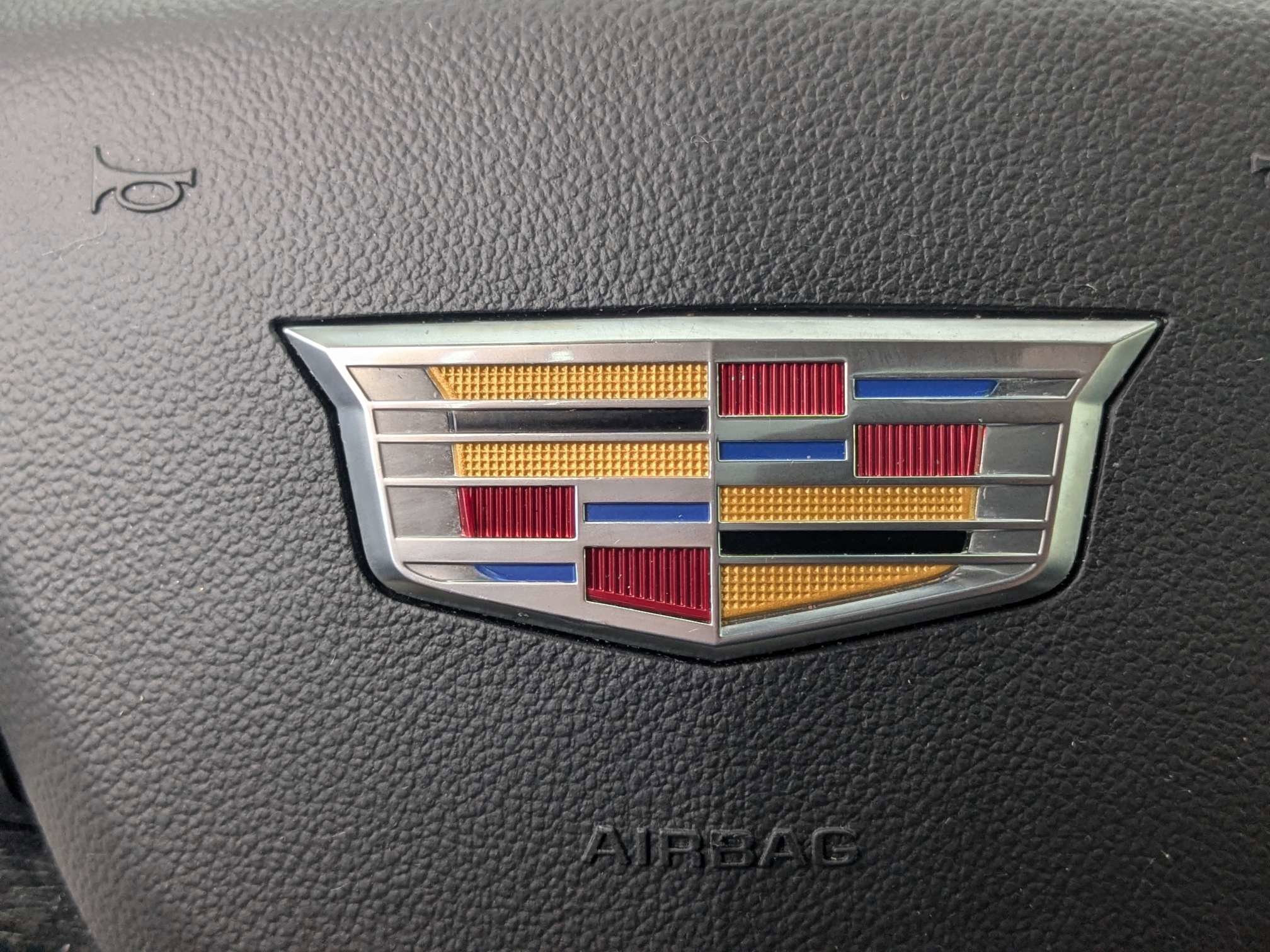 Used 2022 Mary Kay Pearl Tri-Coat Cadillac FWD Premium Luxury image 36