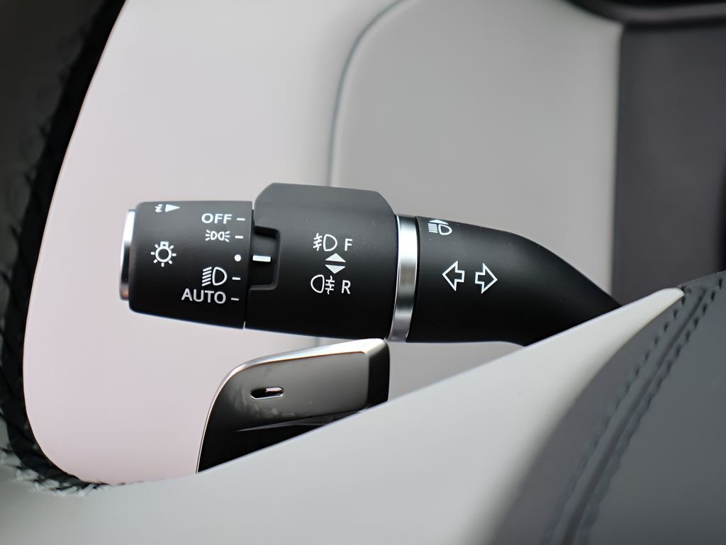 New 2026 Carpathian Grey Land Rover  image 33