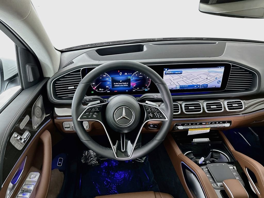 New 2026 MANUFAKTUR Moonlight White Metallic Mercedes-Benz GLE 450 image 24