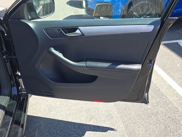 Used 2015 Black Volkswagen 1.8T SE image 21