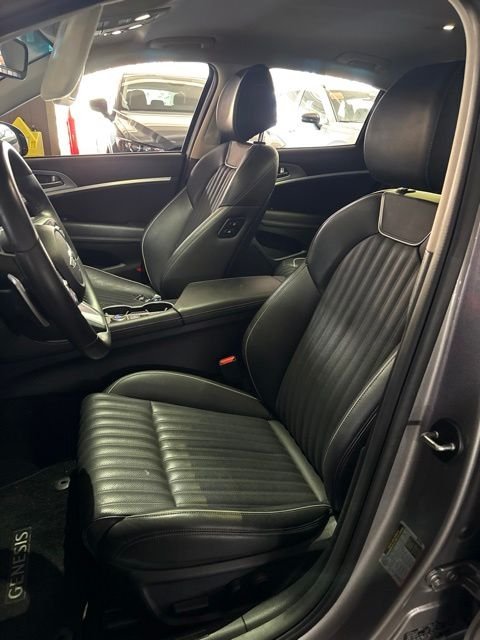 Used 2023 Silver Genesis 3.3T image 6